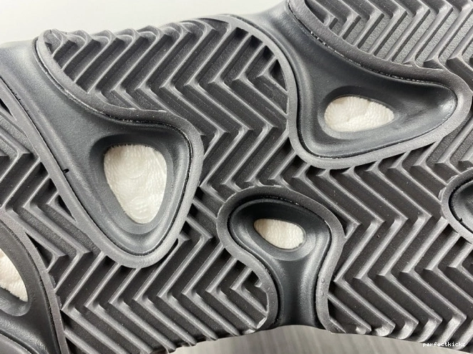 Yeezy Flux' GZ0717 MNVN 'Honey Boost 700 0812
